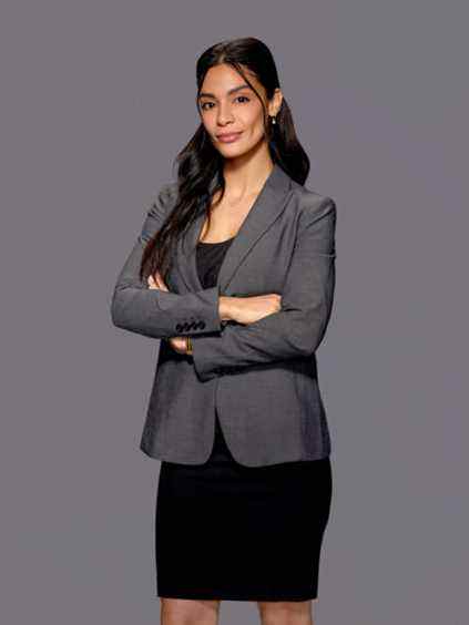 Odelya Halevi comme ADA Samantha Maroun dans Law & Order