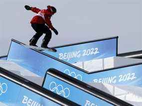 Mark McMorris d'Équipe Canada remporte la médaille d'argent lors des Jeux olympiques 2022, snowboard slopestyle hommes, le 7 février 2022 à Zhangjiakou en Chine.