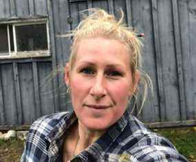 Nadine Ellis-Maffei, utilisatrice de Facebook, a été choquée lorsqu'un agent de la Police provinciale de l'Ontario a récemment visité sa ferme du comté de Peterborough pour livrer une brochure décrivant ce que « vous pouvez » et « ne pouvez pas faire » lors des manifestations.