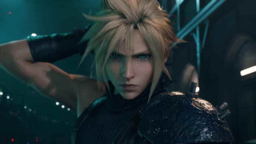 Final Fantasy 7 Remake Part 1 Cloud sur le point de dégainer son épée.