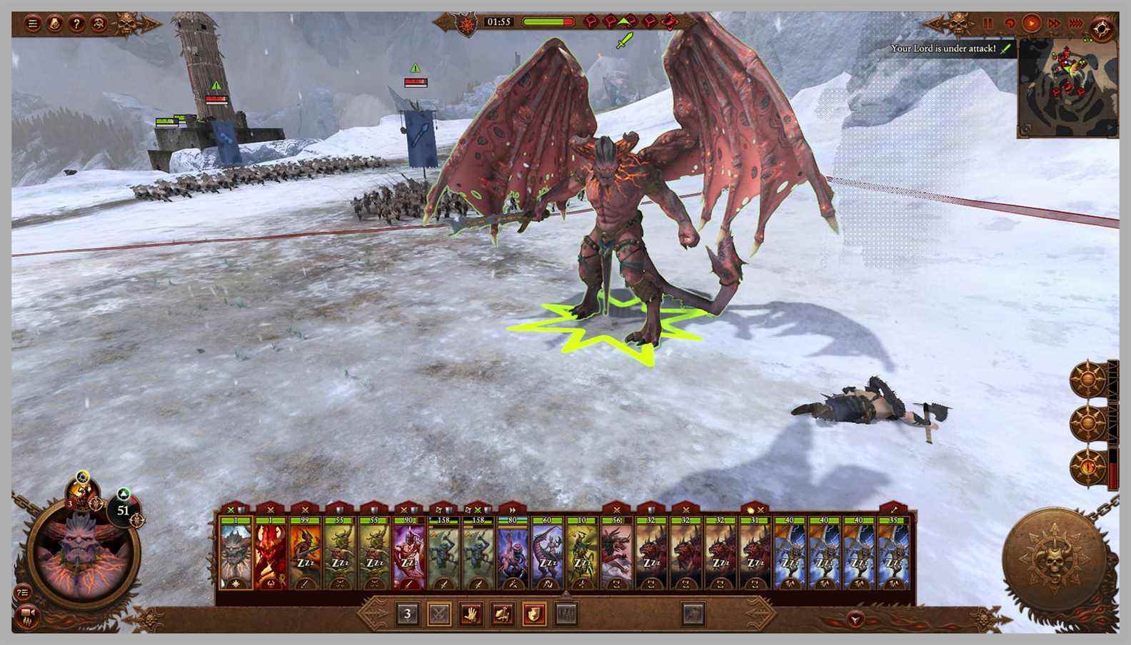 Capture d'écran du jeu Total War WARHAMMER III avec un grand personnage démon dans la neige