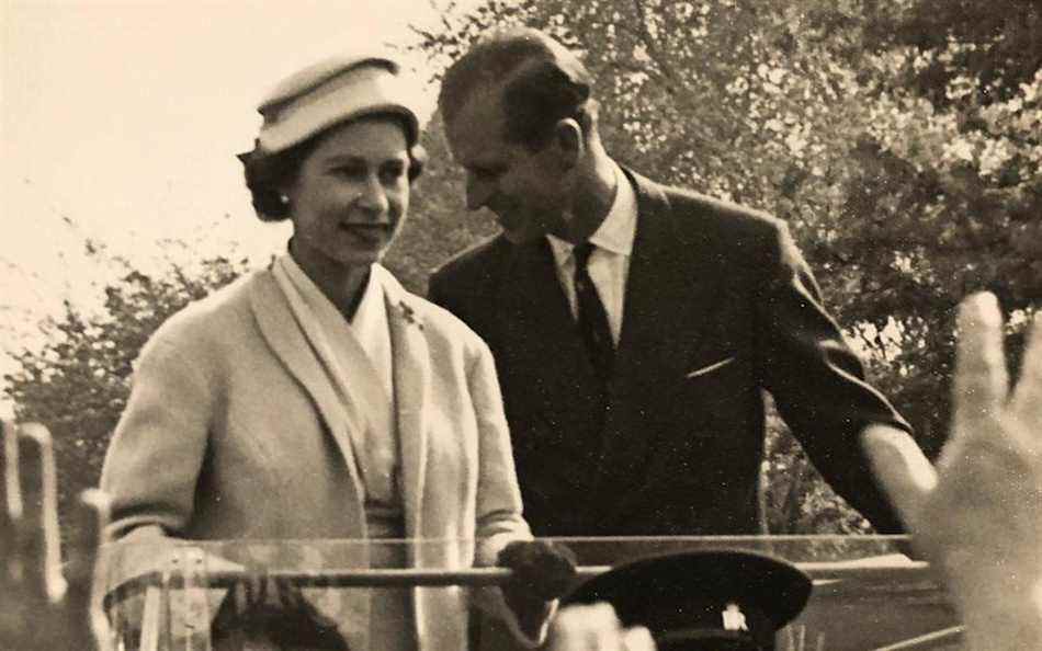 La reine et le duc d'Édimbourg, Stourbridge, avril 1957 - Denis de Lichfield (donné par sa fille Diana)