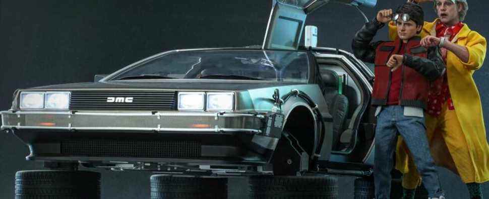 Cette réplique Hot Toys Retour vers le futur DeLorean n'a pas besoin de routes