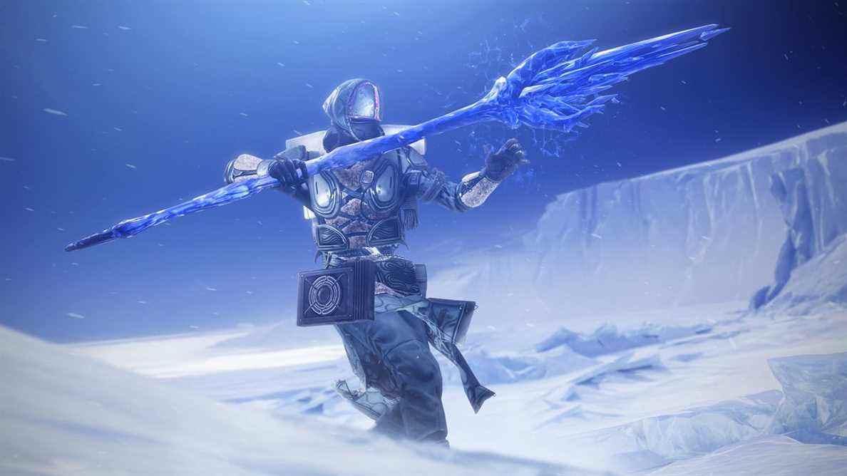 Shadebinder Warlock avec son bâton de glace dans Destiny 2 : Beyond Light