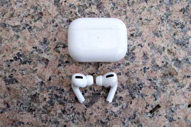 Les écouteurs antibruit sans fil AirPods Pro d'Apple.