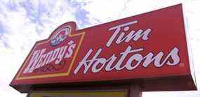Wendy's était propriétaire de Tim Hortons du milieu des années 1990 à 2006 et exploite toujours des établissements communs au Canada.