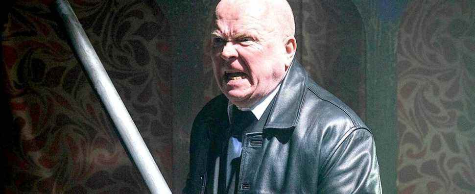 Phil Mitchell d'EastEnders affronte les intimidateurs de Tommy dans de nouvelles images dramatiques