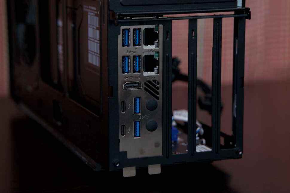 Le NUC dispose de nombreux ports pour un PC de sa taille.