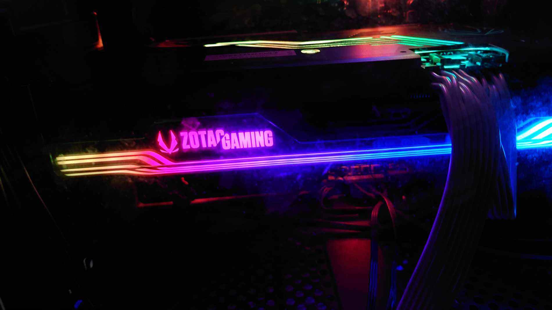 Zotac Gaming GeForce RTX 3080 AMP Holo