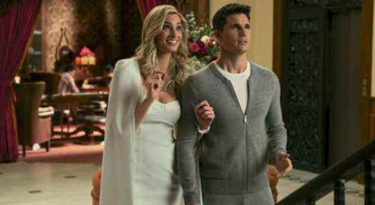 Allegra Edwards as Ingrid, Robbie Amell as Nathan in Upload