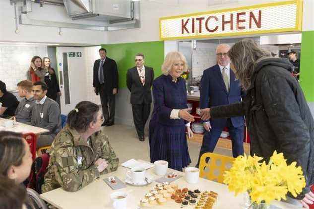 La duchesse de Cornouailles lors de sa visite à l'organisme de bienfaisance UKHarvest&# x002019;s West London &# x002018;Nourish Hub&# x002019 ; 