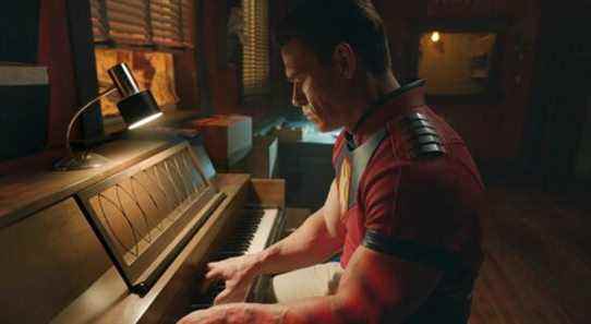 James Gunn confirme que John Cena a lui-même joué du piano dans l'épisode 6 de Peacemaker