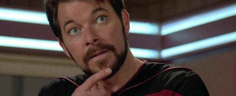 Jonathan Frakes de Star Trek réagit à la vidéo TikTok de l'exécution experte de la manœuvre Riker par un fan