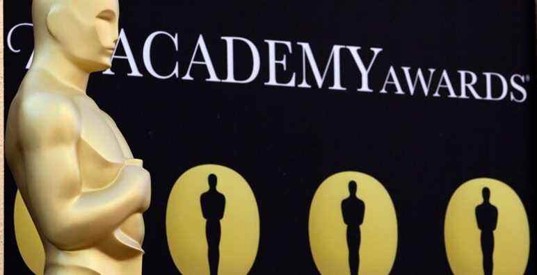 An Oscar statue stands on the red carpet outside the Kodak Theatre as preparations continue for the 82nd Academy Awards in Los Angeles, Calif., on Friday, March 5, 2010. The Academy Awards will be held on Sunday. (AP Photo/Amy Sancetta)