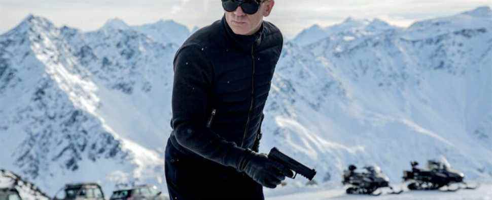 Un film de James Bond détient un record d'explosion.  Michael Bay pense que c'est BS