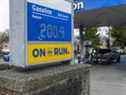 Les prix de l'essence ont atteint un niveau record de 186,9 cents le litre à North Vancouver le 2 mars alors que la crise en Ukraine se poursuit.