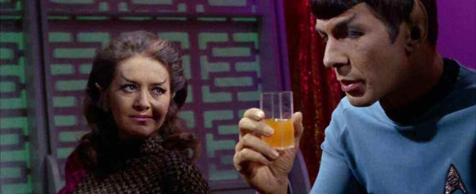 Spock with a Romulan woman