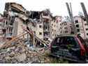 Une vue montre un immeuble résidentiel détruit par les récents bombardements, alors que l'invasion russe de l'Ukraine se poursuit, dans la ville d'Irpin dans la région de Kiev, Ukraine le 2 mars 2022.