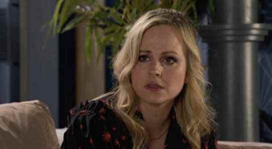 La star de Coronation Street, Tina O'Brien, révèle les doutes de Sarah sur les mensonges de Lydia