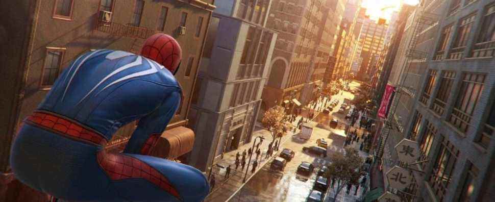 marvels-spider-man-peter-perched-city