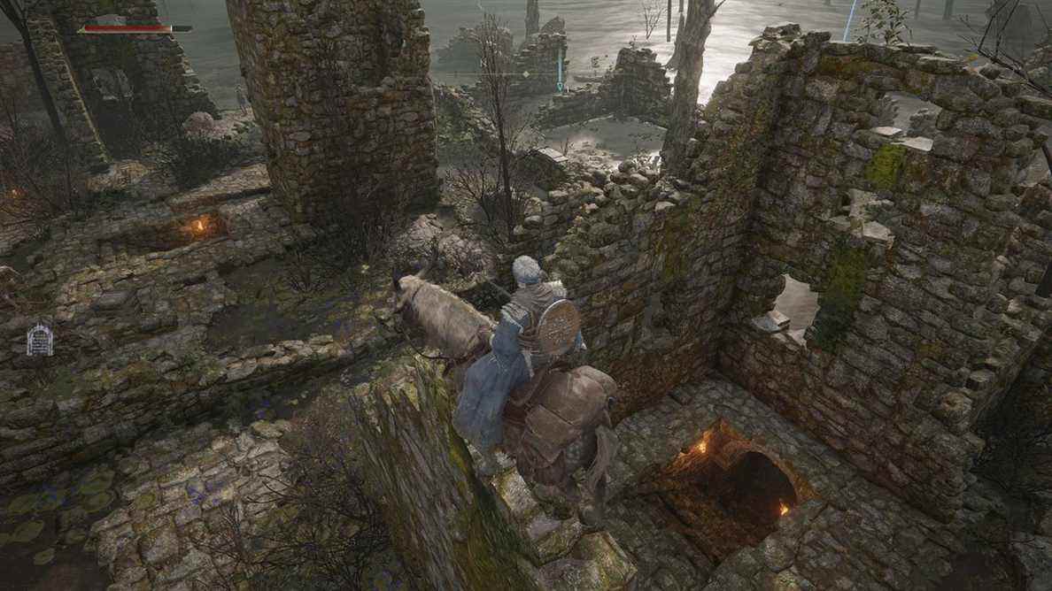 Les deux escaliers qui mènent aux coffres dans les coffres des ruines brûlées par le dragon Elden Ring