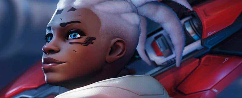 overwatch-2-sojourn-looks-up