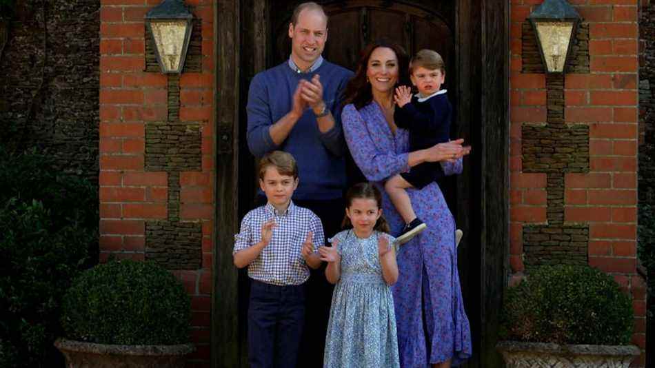 William et Kate ont déjà trois enfants, George, Charlotte et Louis, mais Kate a plaisanté sur le fait d'être maussade.  (Getty Images)