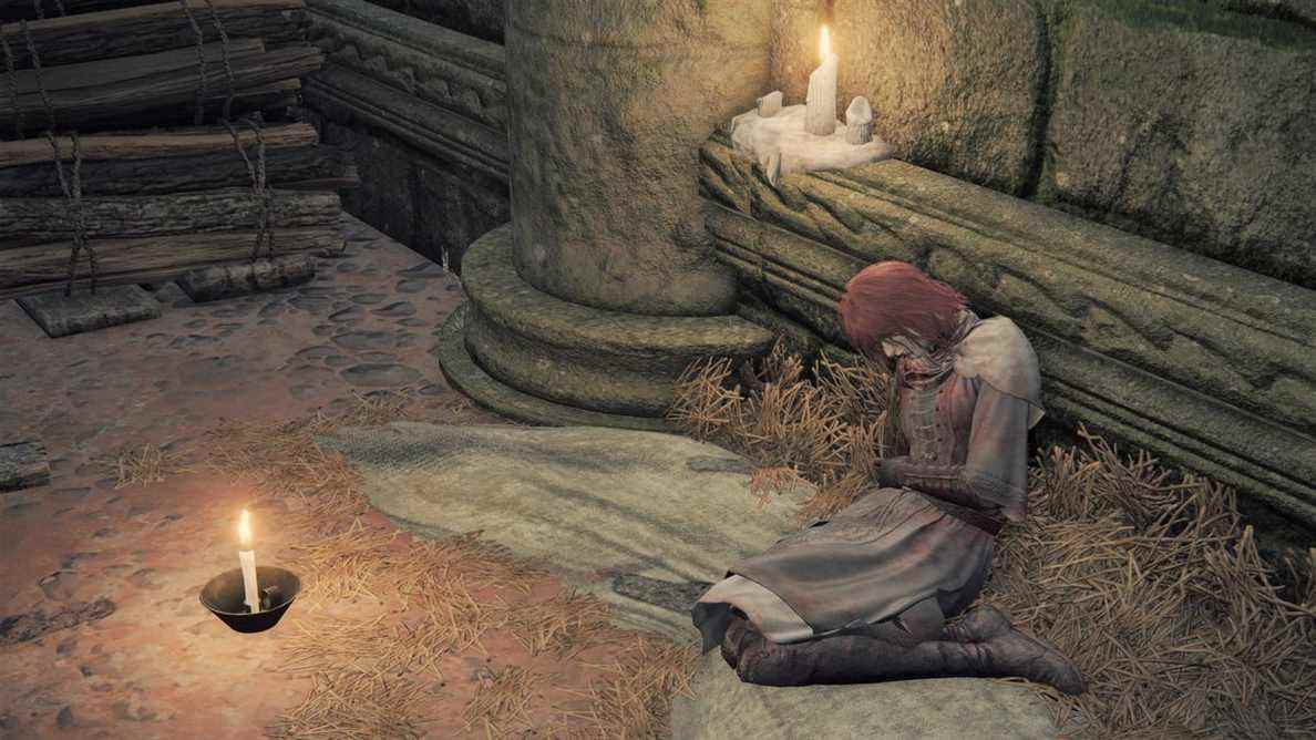 Millicent assis dans l'église de la peste d'Elden Ring