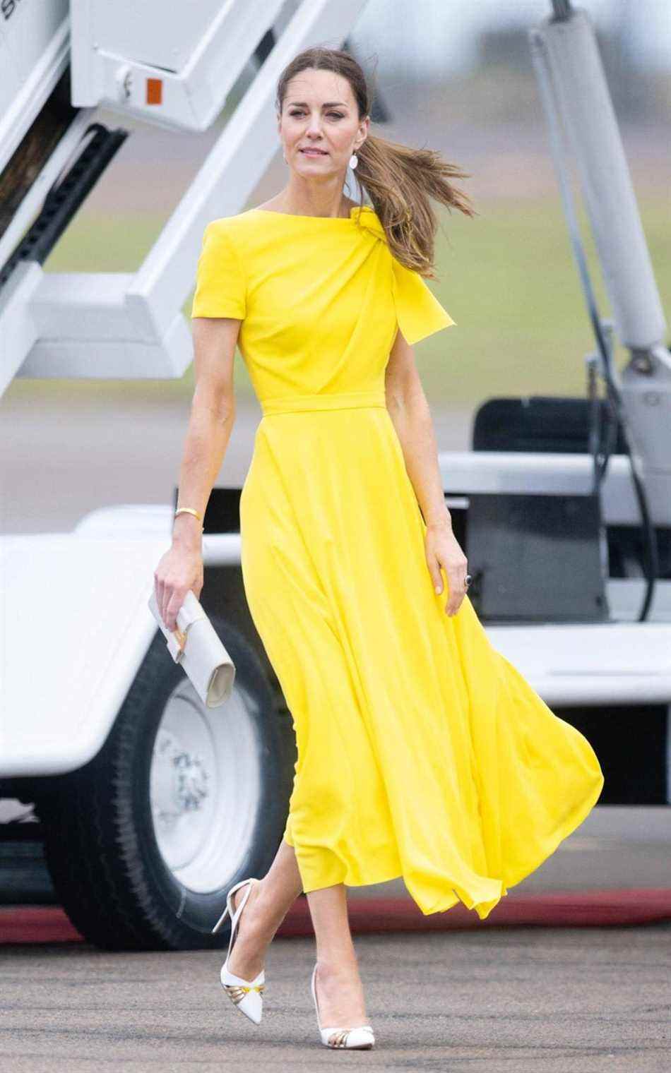 La duchesse de Cambridge arrive à l'aéroport international Norman Manley dans le cadre de la tournée royale des Caraïbes - Samir Hussein/WireImage
