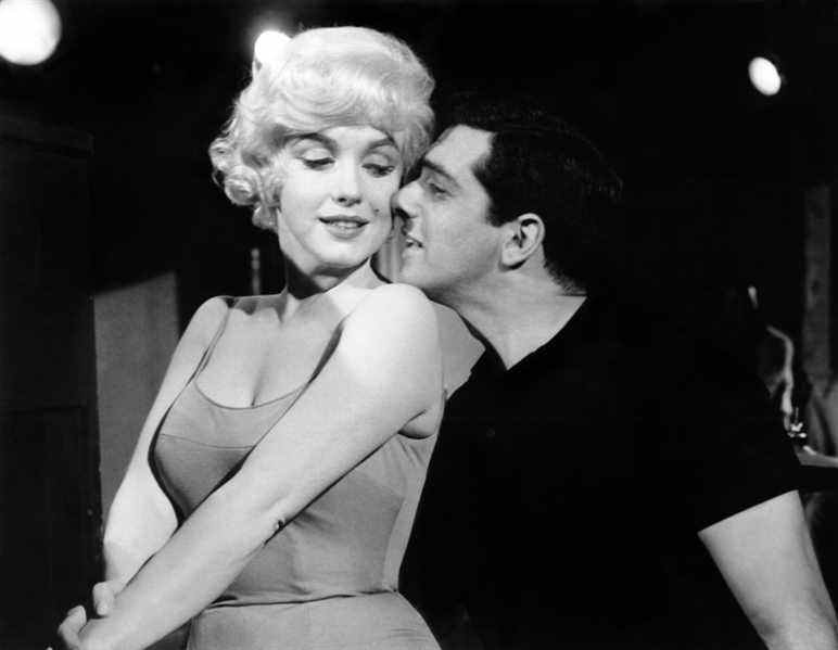 FAISONS L'AMOUR, Marilyn Monroe, Frankie Vaughan, 1960, TM & Copyright (c) 20th Century Fox Film Corp. Tous droits réservés