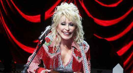 Dolly Parton jouera dans l'adaptation cinématographique de son album-livre-podcast Run, Rose, Run