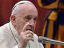 Le pape François s'exprime lors d'une audience le 16 mars 2022 pour le 50e anniversaire de l'école de Milan 