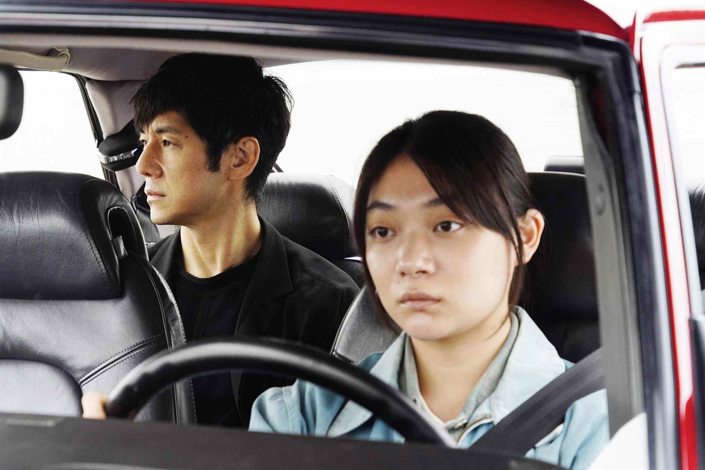 DRIVE MY CAR, (aka DORAIBU MAI KA), de gauche à droite : Hidetoshi Nishijima, Toko Miura, 2021. © Janus Films / courtesy Everett Collection