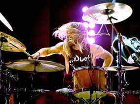 Le batteur des Foo Fighters, Taylor Hawkins, est décédé à l'âge de 50 ans.