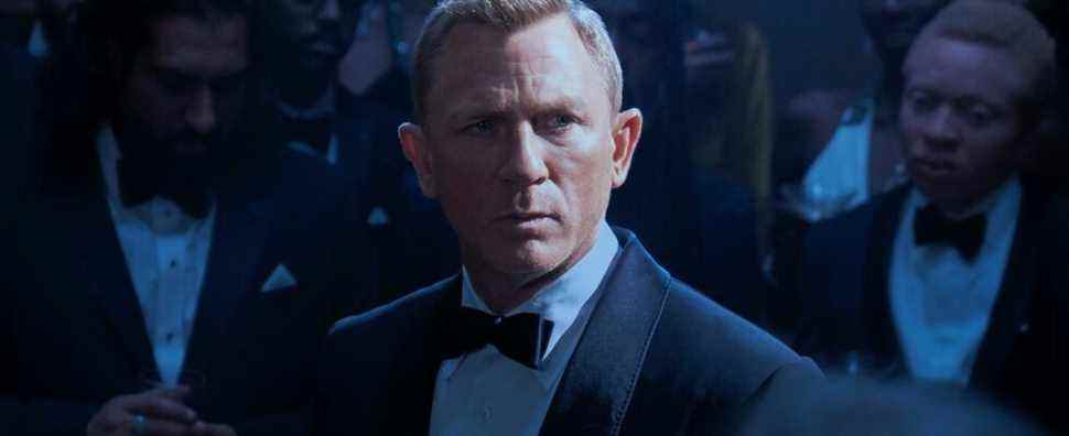 James Bond reçoit une pierre tombale pour marquer la fin de No Time to Die
