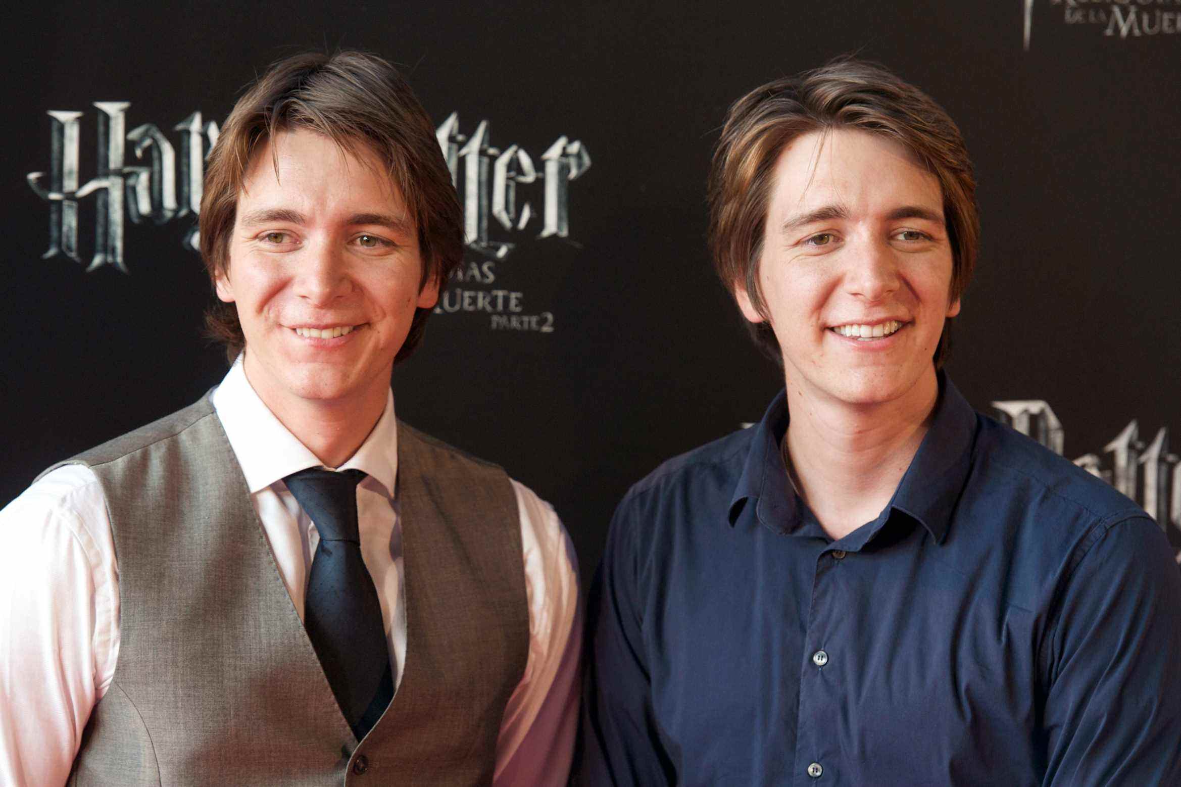 James Phelps et Oliver Phelps assistent à la première madrilène de Harry Potter et les Reliques de la Mort : Partie 2 en 2011