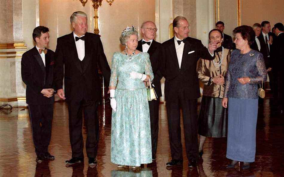 La reine et le duc d'Édimbourg avec le président russe Boris Eltsine et son épouse Naina lors d'une visite d'État en Russie en 1994 - Martin Keene
