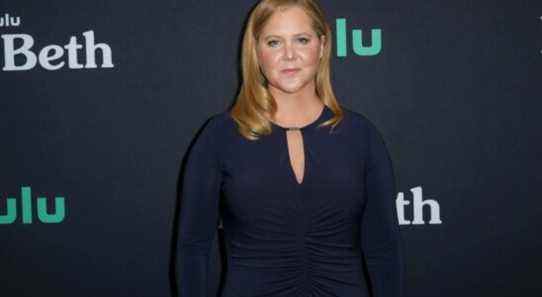 Photo by: John Nacion/STAR MAX/IPx 2022 3/16/22 Amy Schumer at the Hulu premiere of "Life And Beth" held on March 16, 2022 at the SVA Theater in New York City. (NYC)