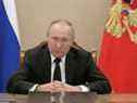 Le président russe Vladimir Poutine annonce qu'il met les forces de dissuasion nucléaire en état d'alerte maximale, dans cette image fixe obtenue à partir d'une vidéo, à Moscou, en Russie, le 27 février 2022.