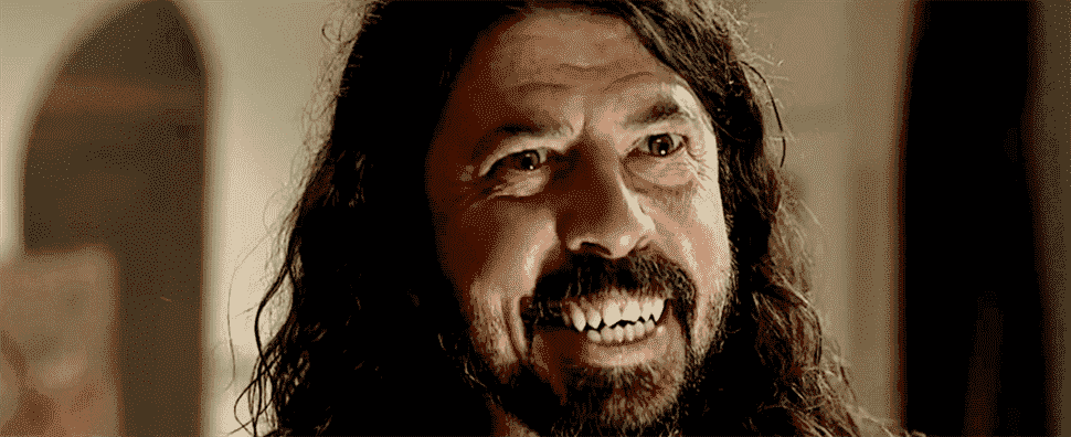 Dave Grohl a qualifié un film d'horreur Foo Fighters d'"idée stupide", alors qu'est-ce qui lui a fait changer d'avis ?