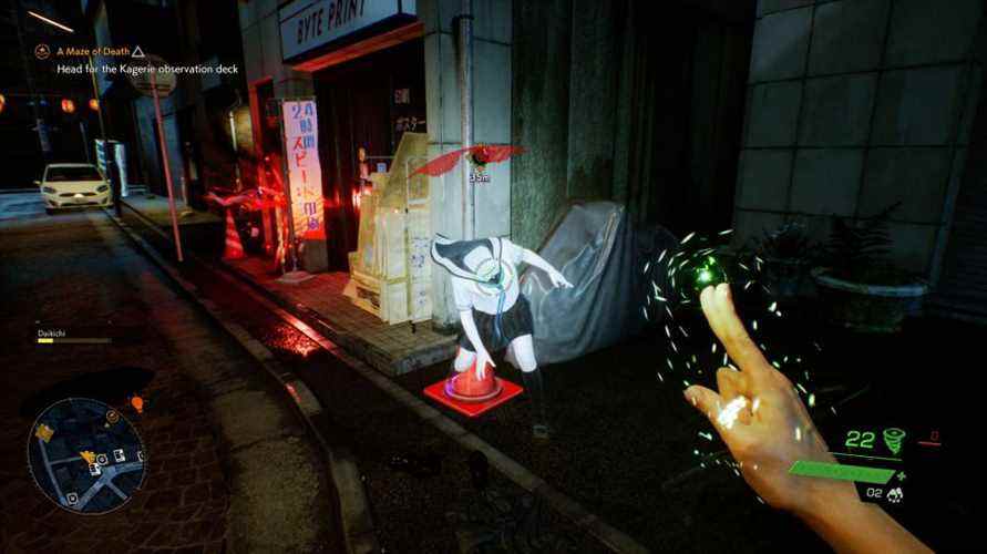 Ghostwire : Tokyo review : combat contre une apparition fantomatique près de Shibuya à Tokyo