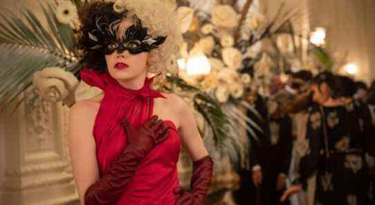 Jenny Beavan vient de remporter son troisième Oscar pour les costumes de Cruella, et c'est une légende