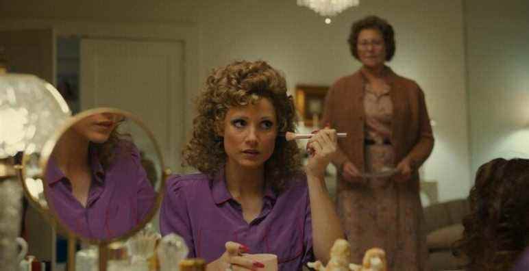THE EYES OF TAMMY FAYE, from left: Jessica Chastain as Tammy Faye Bakker, Cherry Jones, 2021.  © Searchlight Pictures / Courtesy Everett Collection