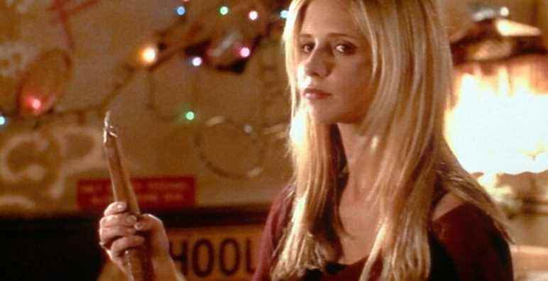 BUFFY THE VAMPIRE SLAYER, Sarah Michelle Gellar, (Season 4, premiered Oct. 5, 1999), 1997-2003. photo: TM and Copyright © 20th Century Fox Film Corp. All rights reserved. / Courtesy Everett Collection