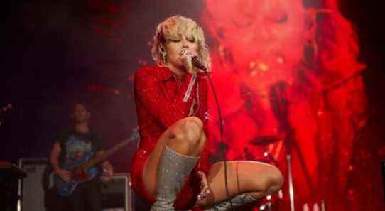 L'avion de Miley Cyrus frappé par la foudre et contraint d'effectuer un atterrissage d'urgence avant le concert Les plus populaires doivent être lus Inscrivez-vous aux newsletters Variété Plus de nos marques