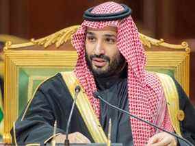 Le prince héritier saoudien Mohammed bin Salman prend la parole lors du sommet du Golfe à Riyad, en Arabie saoudite.