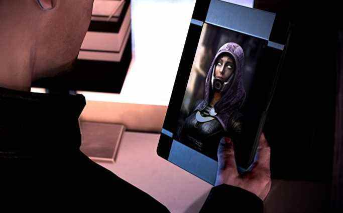 La nouvelle photo encadrée de Tali non masquée dans le remaster de Mass Effect 3.
