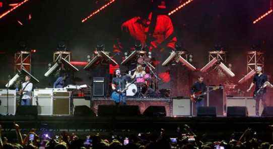 Les Foo Fighters annulent leur tournée au milieu de la "perte stupéfiante" du batteur Taylor Hawkins