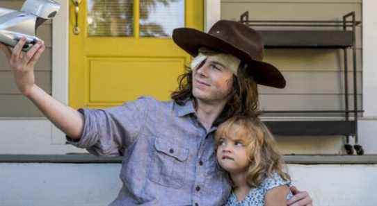 Les acteurs Lori, Carl et Judith Grimes de The Walking Dead partagent une photo amusante ensemble, mais cela compte-t-il comme une réunion ?