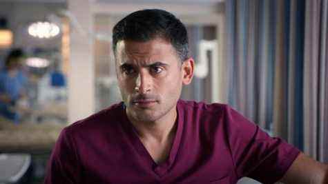 isaac mayfield à holby city
